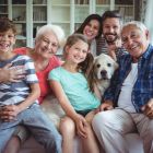 Portrait-happy-family-sitting-sofa-living-room (Střední)